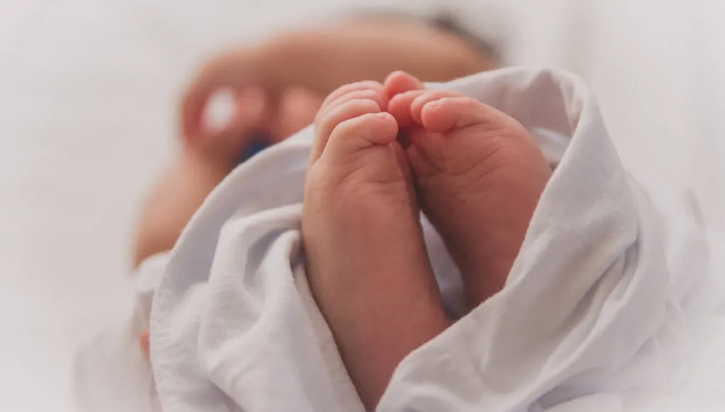 العثور على رضيعة داخل كيس في طرابلس شمالي لبنان