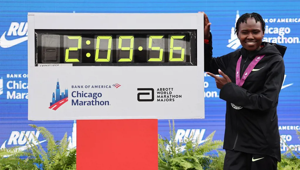 تحقيقات سريّة وانكشاف مادة خطيرة... ماذا حدث لحاملة الرقم القياسي في الماراثون؟