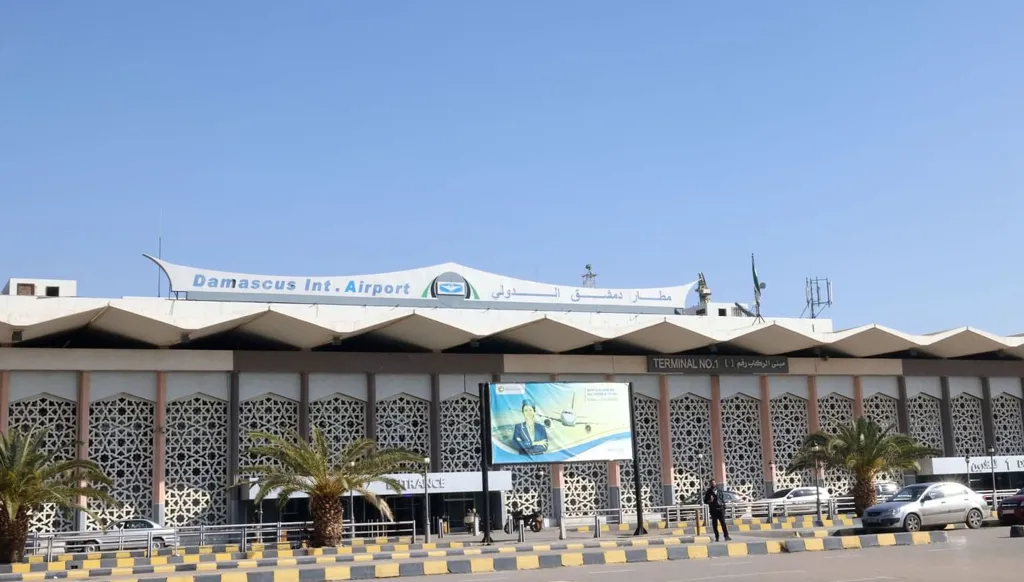 سوريا تُعيد فتح الممرات الجوية الجنوبية... وتستأنف تشغيل مطار دمشق الدولي