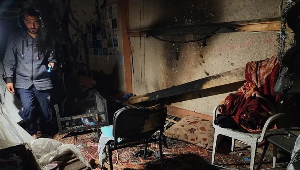 فيديو مروّع... إسرائيل تقصف خيمة للصحافيين في خان يونس واستشهاد صحافي "حرقاً"!