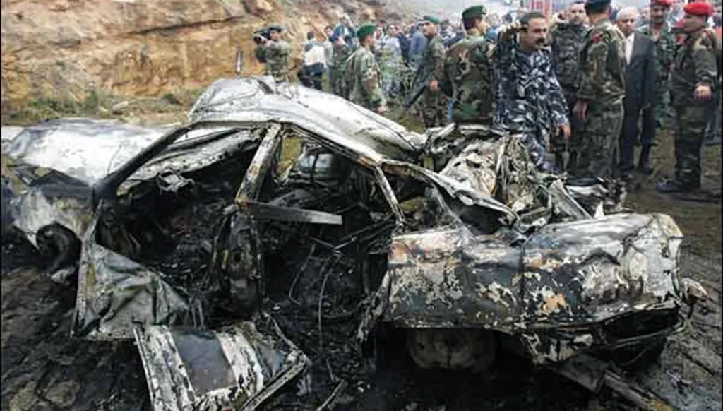 السيارة التي استُهدف فيها الشهيد جبران تويني. (أرشيف)