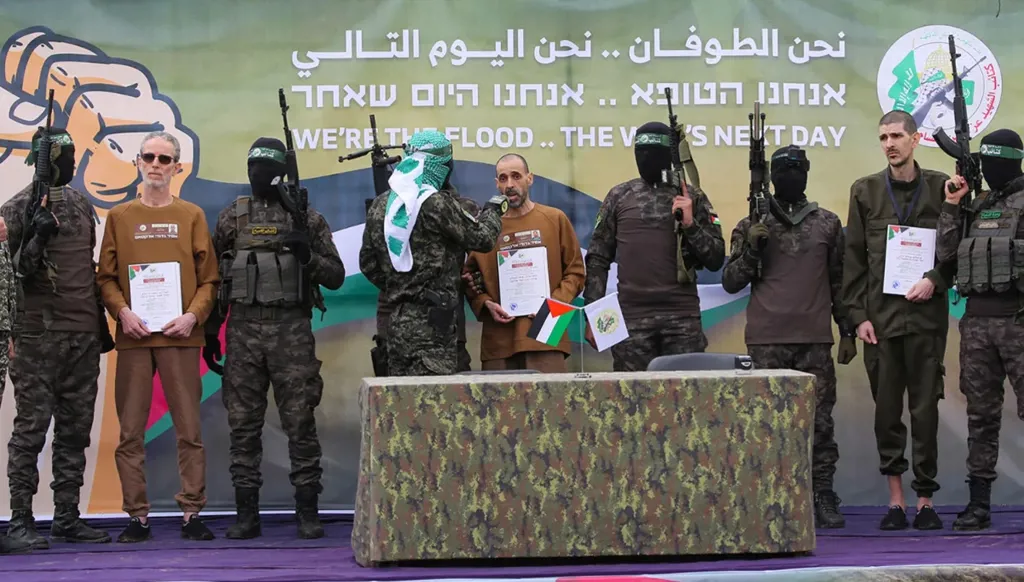 إعلام عبري: حماس لديها مئات الصواريخ في غزة وشبكة أنفاق ونحو 40 ألف عنصر من تنظيمات مختلفة