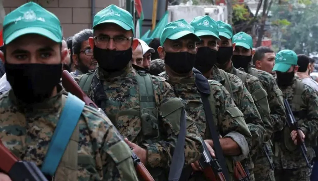 "حماس"- لبنان: حادثة إطلاق الصواريخ عمل فرديّ ونلتزم بسيادة البلد وأمنه واستقراره وقوانينه