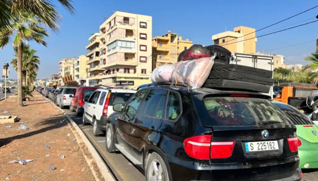 نازحون لبنانيون (أ ف ب).
