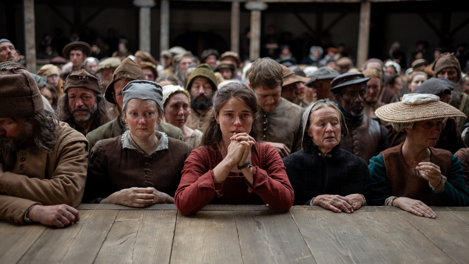 آغنس هاثاواي الأم المنهكة بأحزانها. (Focus Features)