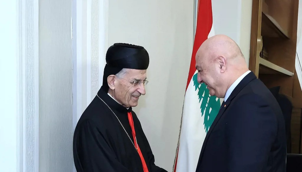رئيس الجمهورية جوزف عون خلال استقباله البطريرك مار بشارة بطرس الراعي في قصر بعبدا أمس.