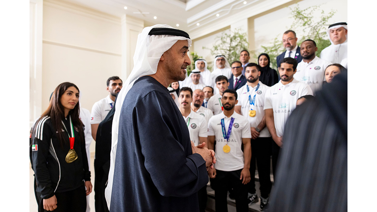 محمد بن زايد يستقبل أبطال الإمارات للجوجيتسو في الألعاب الآسيوية 2026