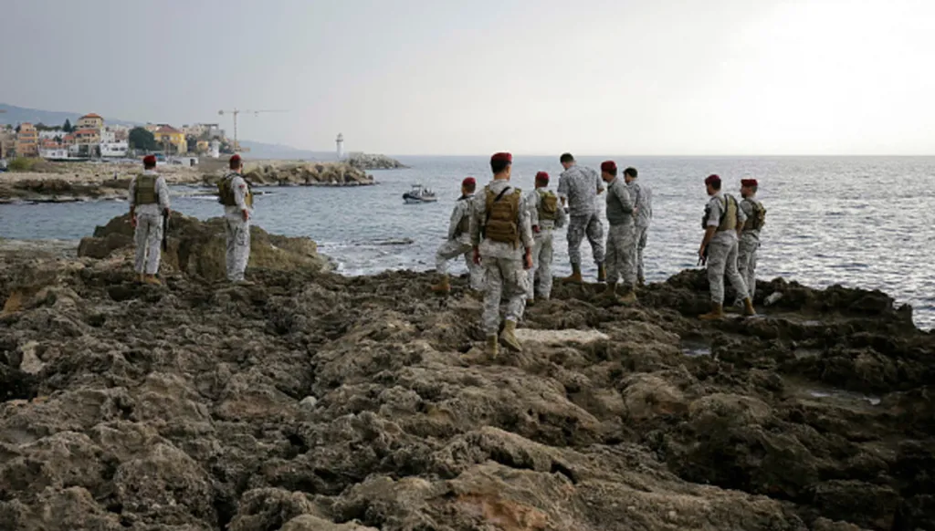 بعد عام على عملية الإنزال الإسرائيلي في البترون... أدرعي ينشر اعترافات عماد أمهز عن "الملف البحري السري" (فيديو)