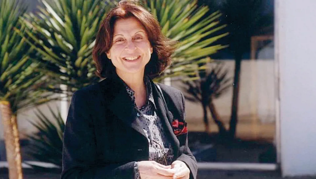 ملكة بيروت وشارة باريس