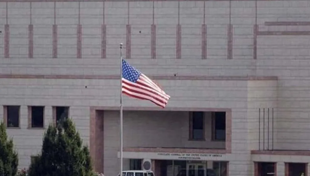 السفارة الأميركية في بيروت تدعو رعاياها لمغادرة لبنان فوراً… وتحذيرات من الفوضى