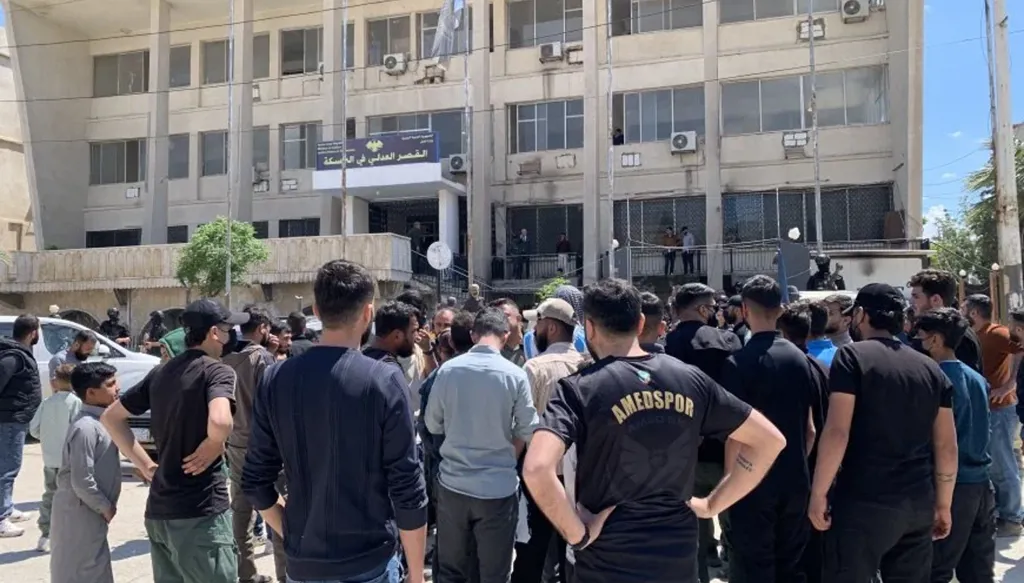 تعزيزات عسكرية ضخمة تتجه إلى الحسكة بعد أحداث القصر العدلي؟ النهار تتحقق FactCheck