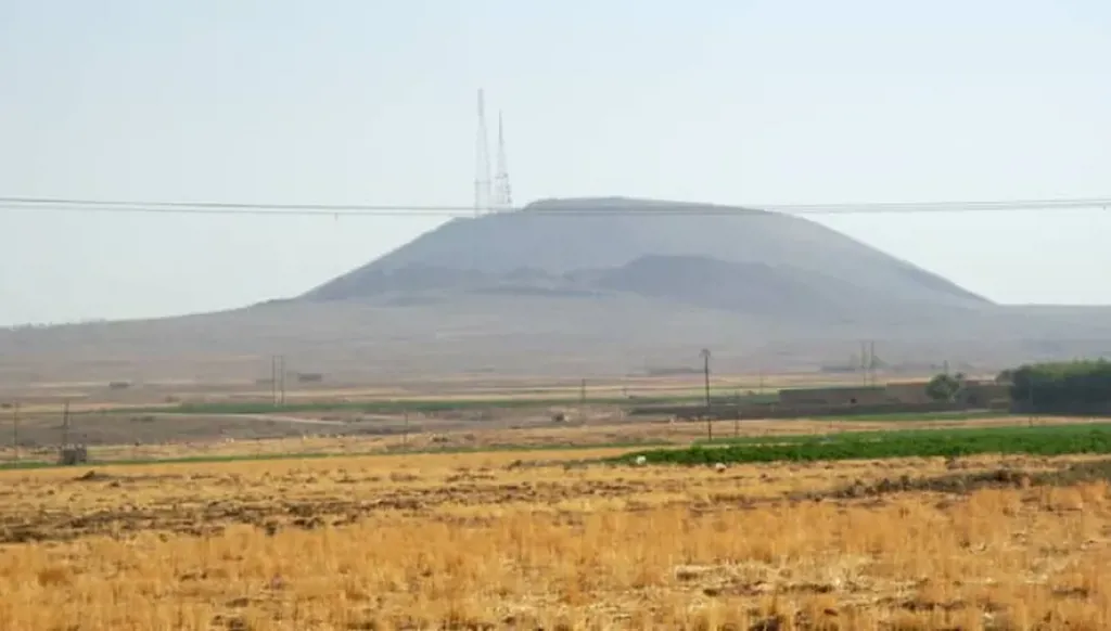 أبخرة وتشققات... هل عاد بركان جبل كوكب في سوريا الى النشاط؟