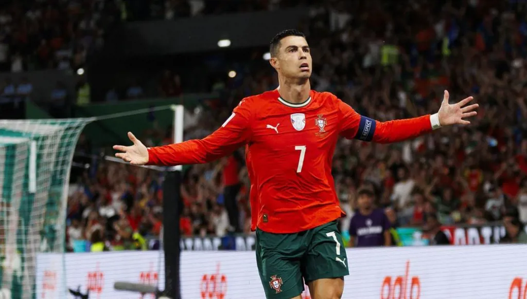 أعلى 10 شخصيات في العالم... كريستيانو رونالدو يتصدّر "إنستغرام"