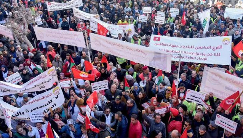 مسيرة نقابية حاشدة في تونس... اختبار لقدرة اتحاد "الشغل" على التعبئة