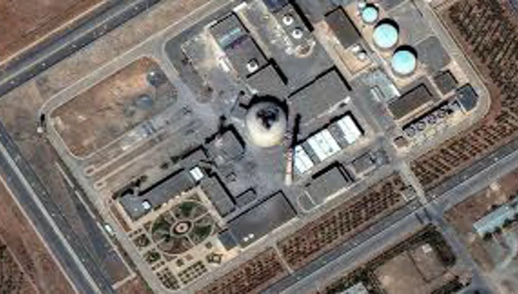 استهداف مفاعل أراك في إيران… ماذا نعرف عن منشأة الماء الثقيل؟