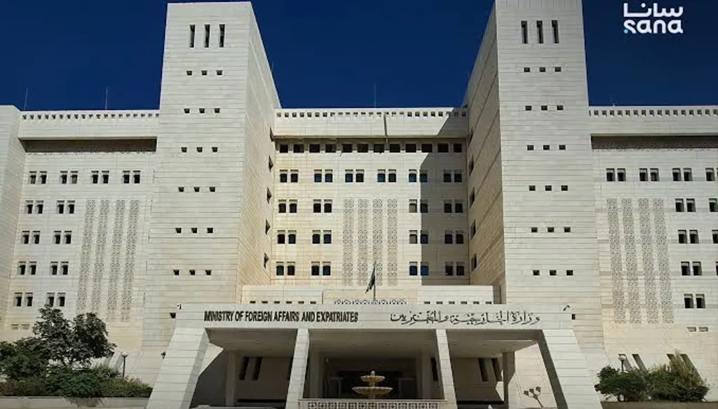 دمشق وموسكو تتفقان على إعادة تنظيم الوجود الروسي في حميميم وطرطوس