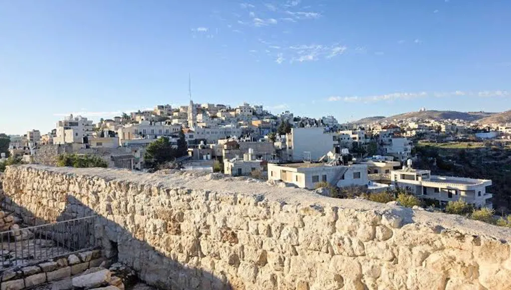 الجيش الإسرائيلي يُعلن الطيبة شمال شرقي رام الله "منطقة عسكرية مغلقة"