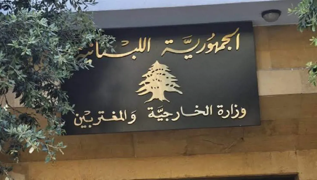 ملحق أمني يعقد لقاءات
