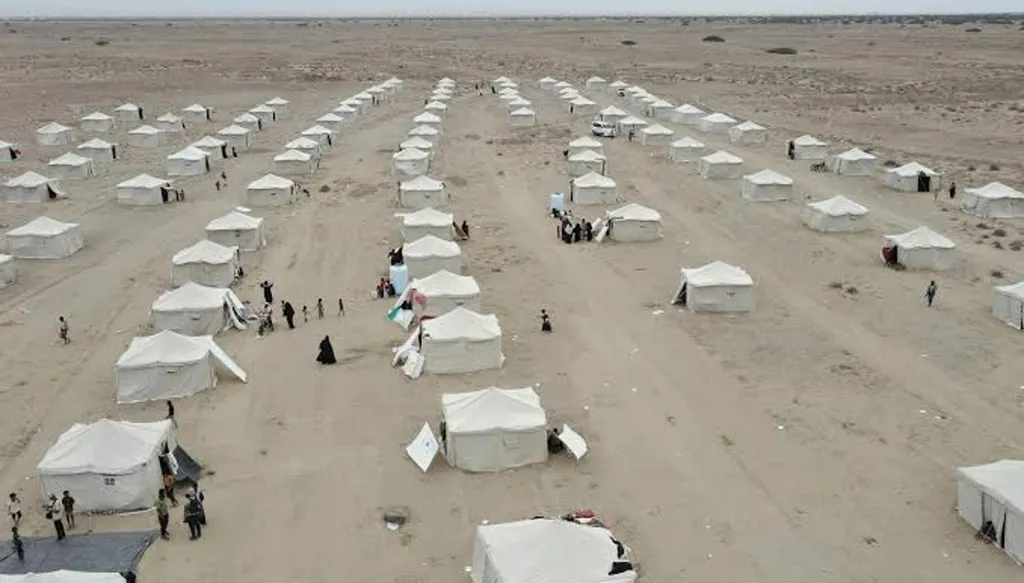 "تركنا كل شيء خلفنا"... نزوح 125 ألف يمني مع اشتعال الحرب مجدداً
