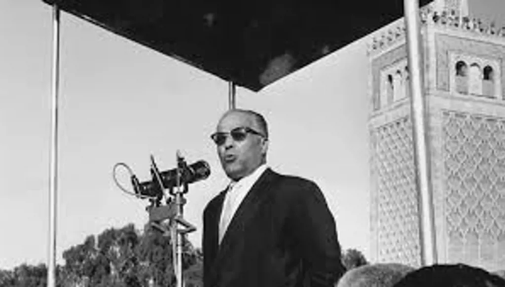 الحبيب بورقيبة وبناء الأمة: مقاربة فلسفية وفق فكر فيختيه