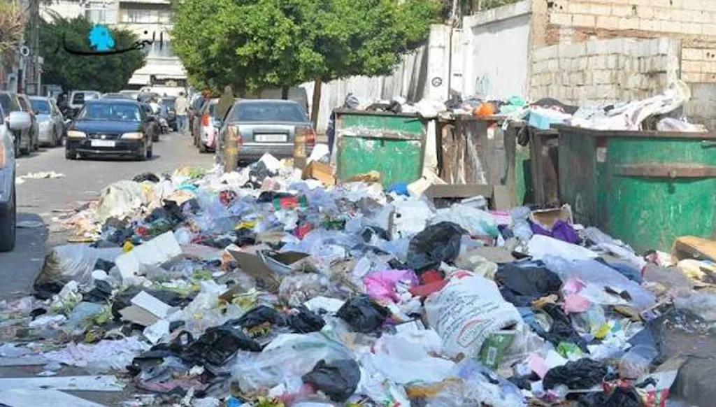 النفايات لا تختفي… أحياناً تتحوّل إلى سموم تتسرّب إلى الأرض