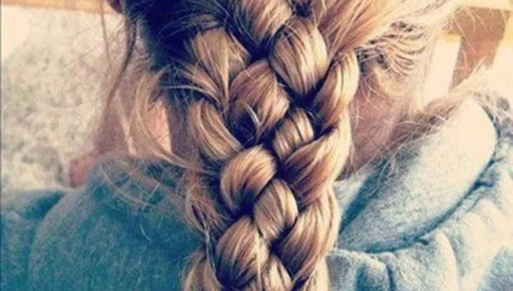 خصلة شعر