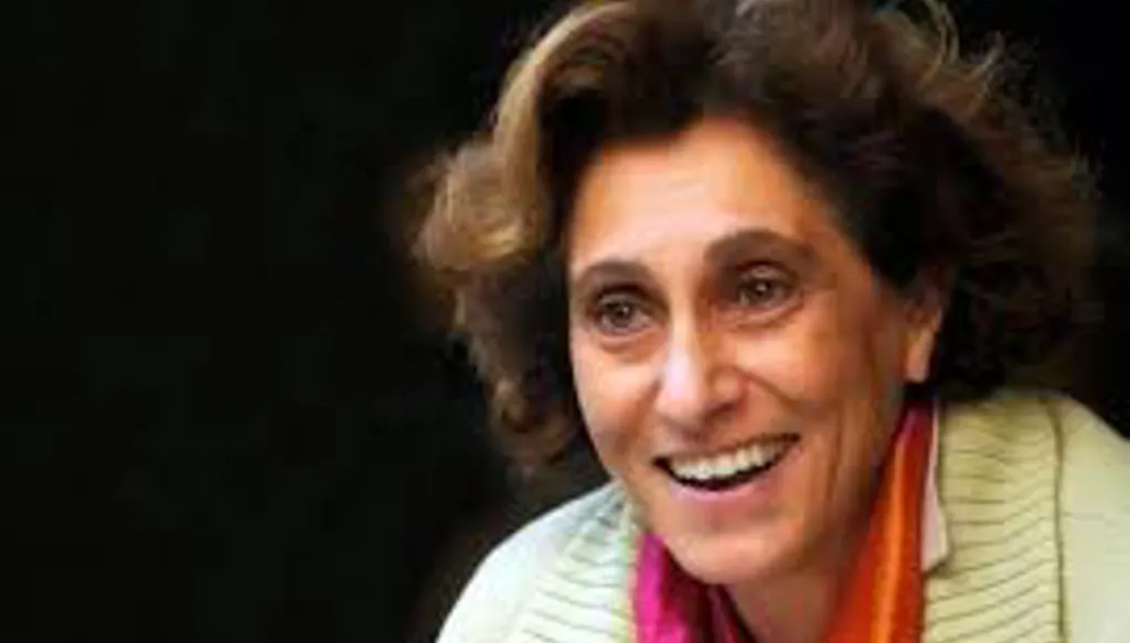 هنأها بن راشد على فوزها بنوابغ العرب... من هي سعاد العامري؟