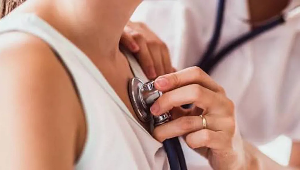 المرأة تواجه خطر الإصابة بأمراض القلب بمعدلات متزايدة
