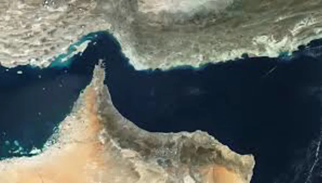 التصعيد في مضيق هرمز ومواجهة العقوبات الرقمية