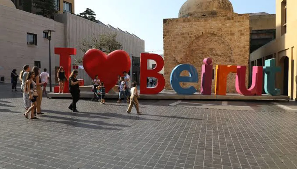 بيروت أكبر من ممثليها، رفيق الحريري استثناء لن يتكرر: كيف صنعت وظيفة العاصمة مجتمعاً مدنياً تعددياً لا يتحمل اختزاله بتمثيل واحد؟
