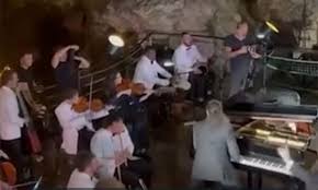 الحفل في جعيتا (مواقع تواصل)