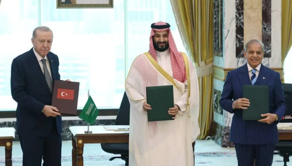 السعودية وتركيا وباكستان تستعد لعقد اجتماع عسكري "عاجل"