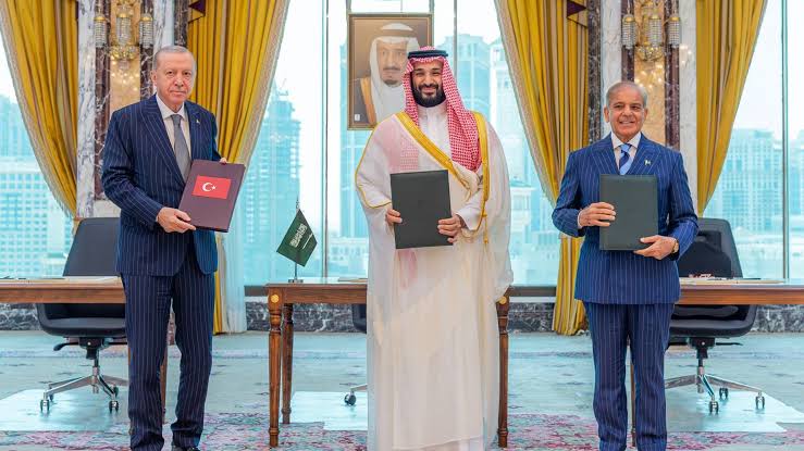 اتفاقية دفاع مشترك بين السعودية وباكستان وتركيا (أرشيفية).