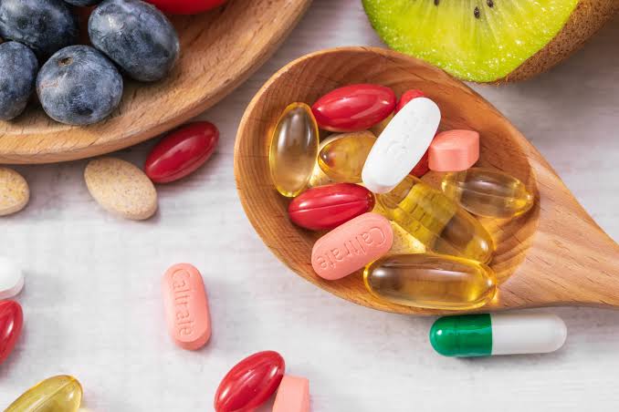 ما هي المكملات الغذائية التي يتناولها الرياضيون؟