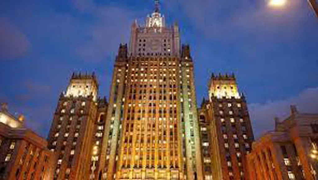 روسيا تجلي قسماً من طاقمها الدبلوماسي في سوريا