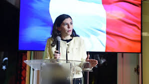 دورا كاتوتي (إكس)