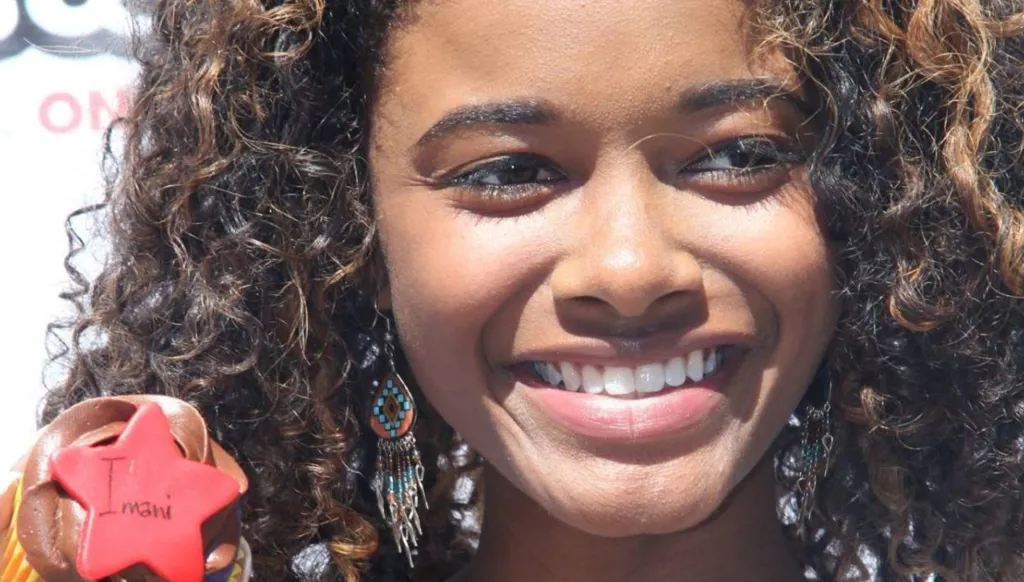 "طعنها صديقها"... وفاة بطلة "الأسد الملك" إيماني ديا سميث