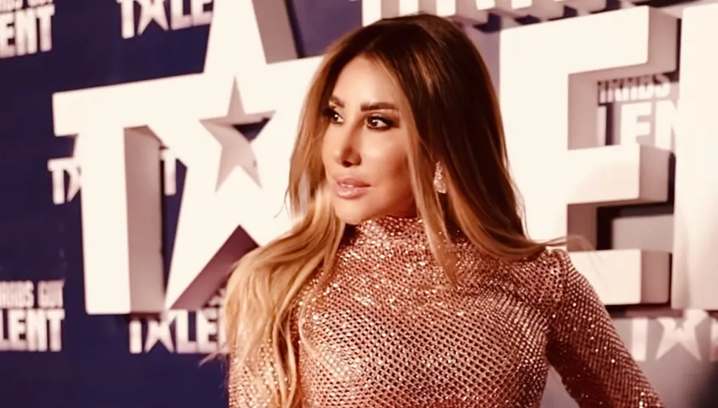 نجوى كرم بإطلالة برّاقة من رامي قاضي في "أرابز غوت تالنت" (صور وفيديو)