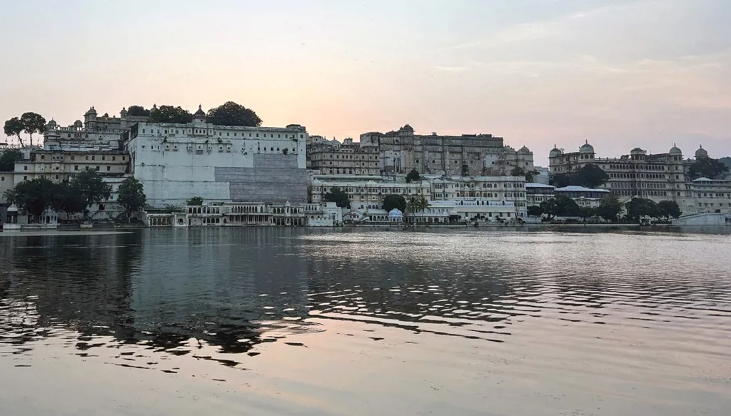 خلاف بين شقيقين على إرث ملكي يتحوّل إلى اشتباكات!