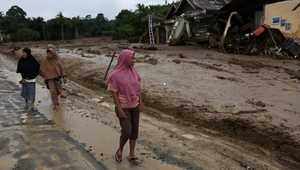 إندونيسيا... جزيرة سومطرة تحتاج لأكثر من 3 مليارات ‏دولار للتعافي بعد فيضانات