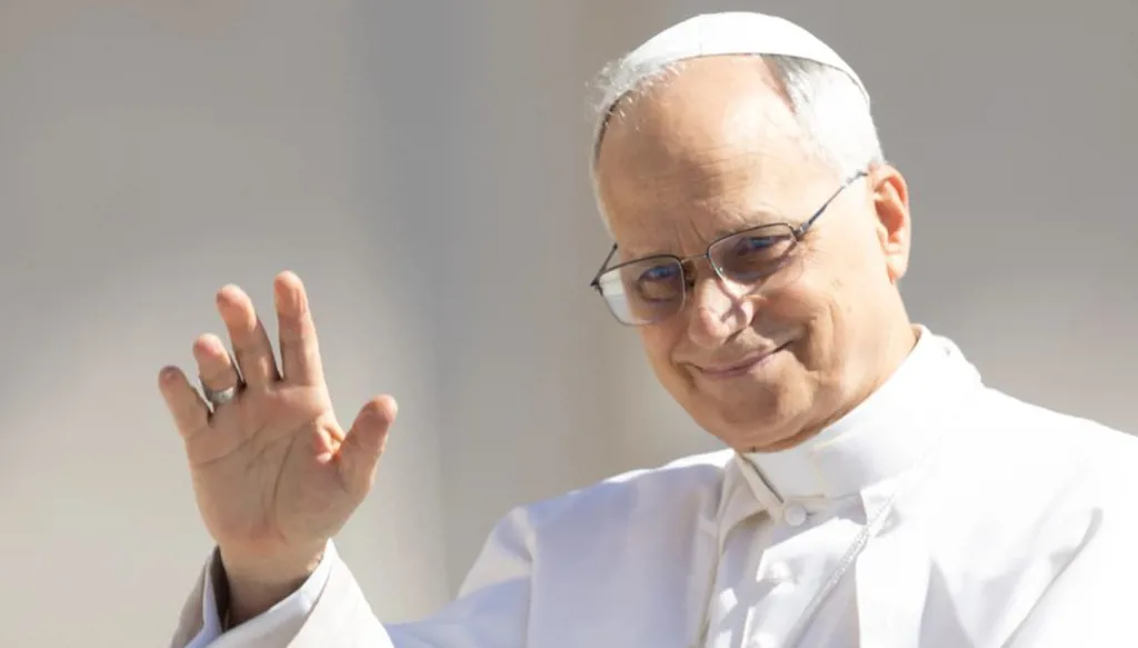 الزيّ الباباوي الأبيض... دلالة روحيّة تتجاوز البروتوكول وتروي ذاكرة الكنيسة (صور)