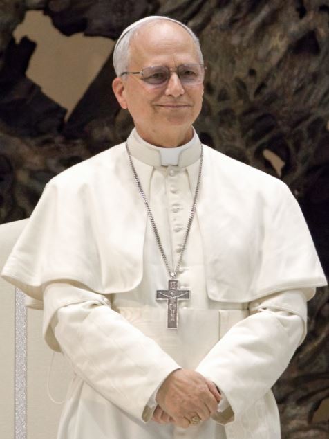 رموز ارتداء البابا اللون الابيض (انترنت)