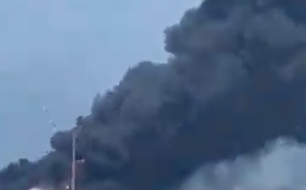 صورة من الحريق في إيران (إكس).