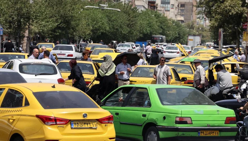 مقتل 4 إيرانيين بضربات أميركية... وطهران تستهدف الأردن والبحرين