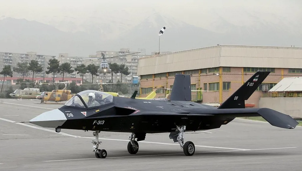 قتيل بتحطّم طائرة تدريب عسكرية في إيران