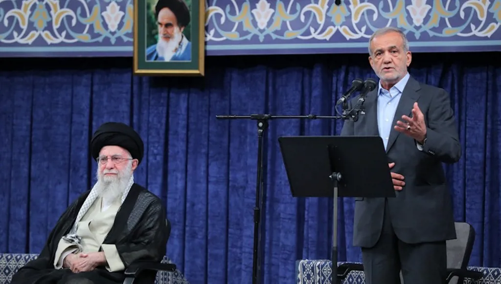 "يُشبه اغتيال نصرالله"... تفاصيل هجوم إسرائيلي استهدف اجتماعاً إيرانياً وأدّى لإصابة بزشكيان