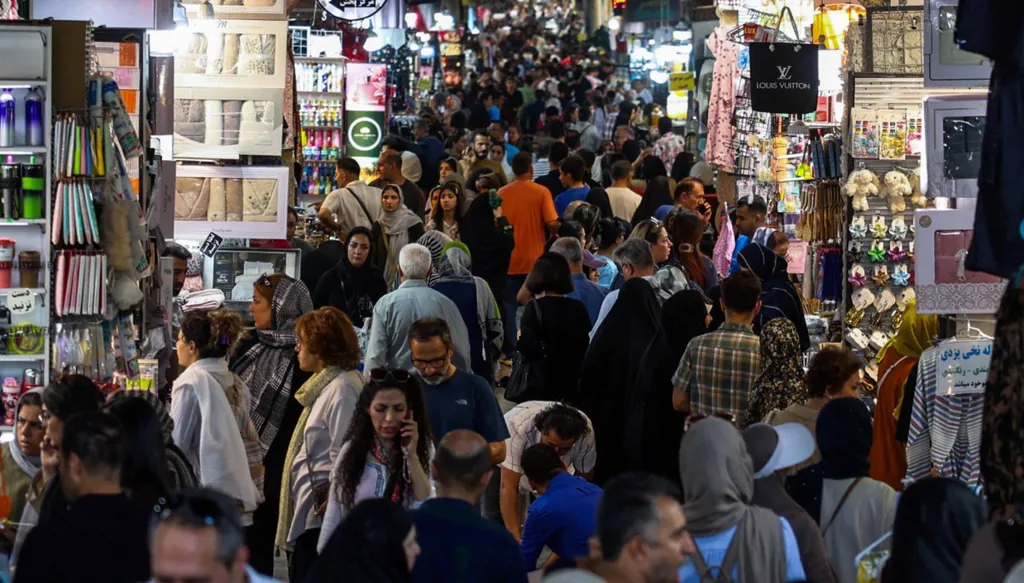 التصعيد الأميركي الاقتصادي بدأ... وباكستان تكشف عن "تقدّم" بالمحادثات مع إيران