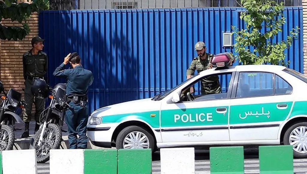إيران... مقتل عنصرين في الشرطة بهجوم مسلّح
