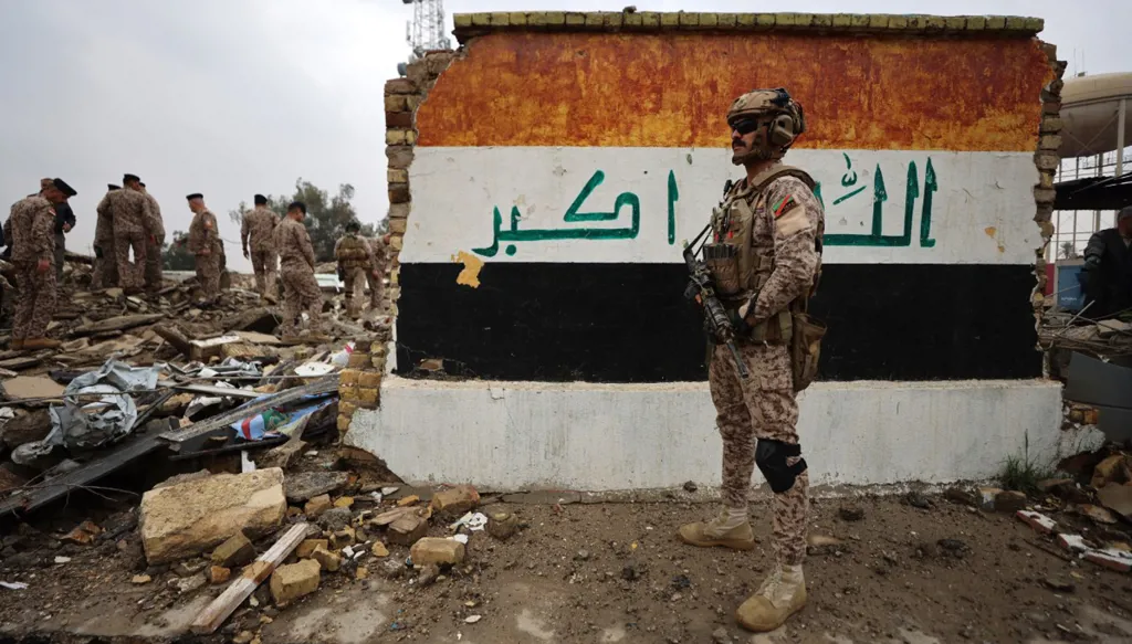 رئيس مجلس القضاء الأعلى العراقي: تعدّد القرار العسكري يهدّد الاستقرار ويجرّ البلاد إلى نزاعات