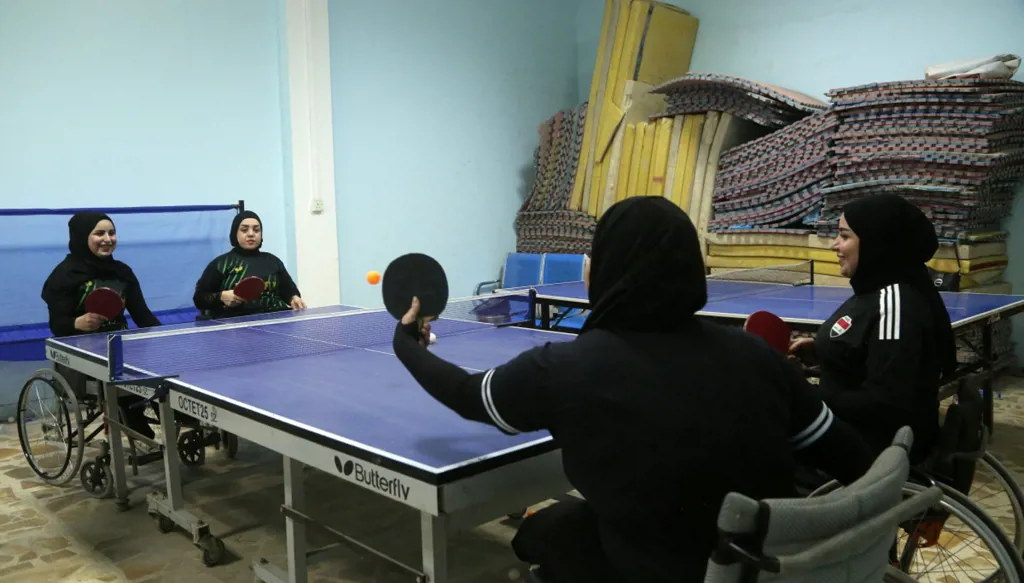 لاعبات تنس طاولة عراقيات على كراس متحركة يحلمن بالعالمية رغم قلّة الدعم